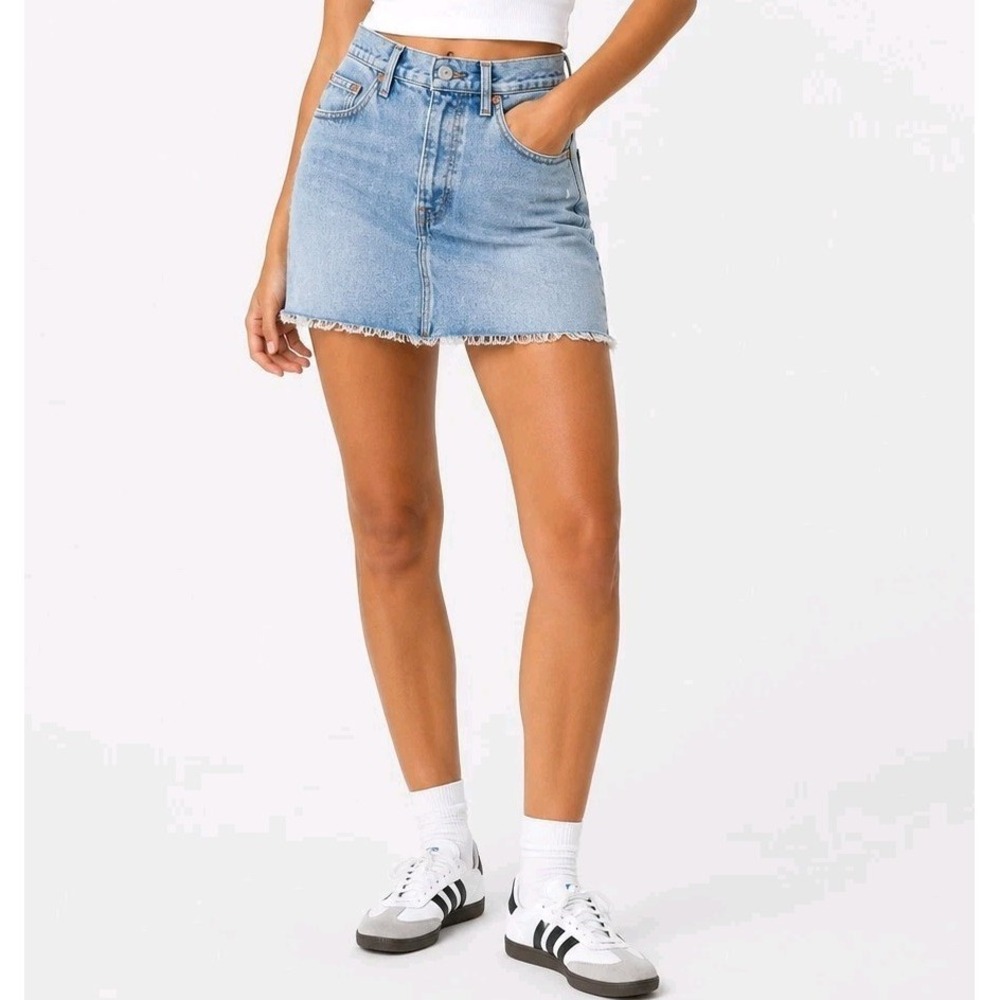 Zara Low Rise Denim Mini Skirt Raw Hem Y2K Blue Jean Skirt XS